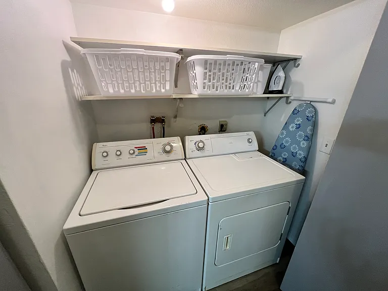 211 E 3rd St #3 — Photo 9