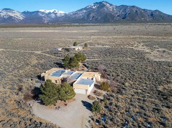 14 Codorniz Rd, El Prado, NM 87529