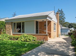 8237 Lawndale Ave, Skokie, IL 60076