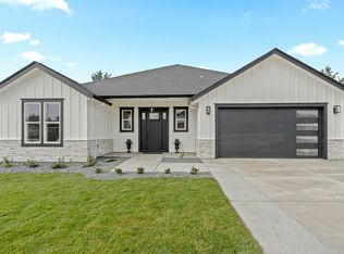 2821 Caldera Ln, Medford, OR 97504