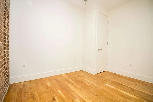 Rented by Nooklyn NYC LLC | media 62