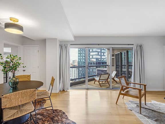 3rd image of 900 19th Ave S APT 1106