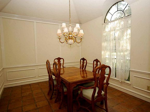 4th image of 15106 Dawnbrook Dr