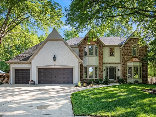 4904 W 114th St, Leawood, KS 66211