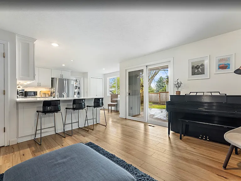 13338 SW Shore Dr — Photo 31