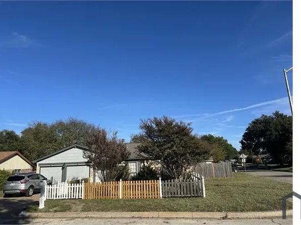 6925 Westglen Dr, Fort Worth, TX 76133