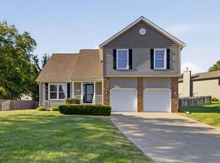 10232 N Tracy Ave, Kansas City, MO 64155