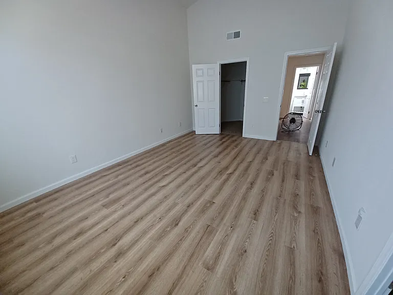 585 Hildale Cir — Photo 11