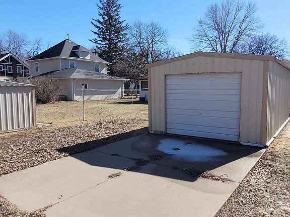 4th image of 240 3rd St NE