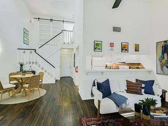 4th image of 1010 W Rundberg Ln APT 31