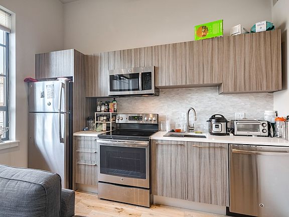 3rd image of 412-426 S 13th St #414