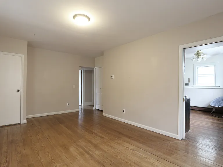 189 Hawthorne Ave #1 — Photo 4