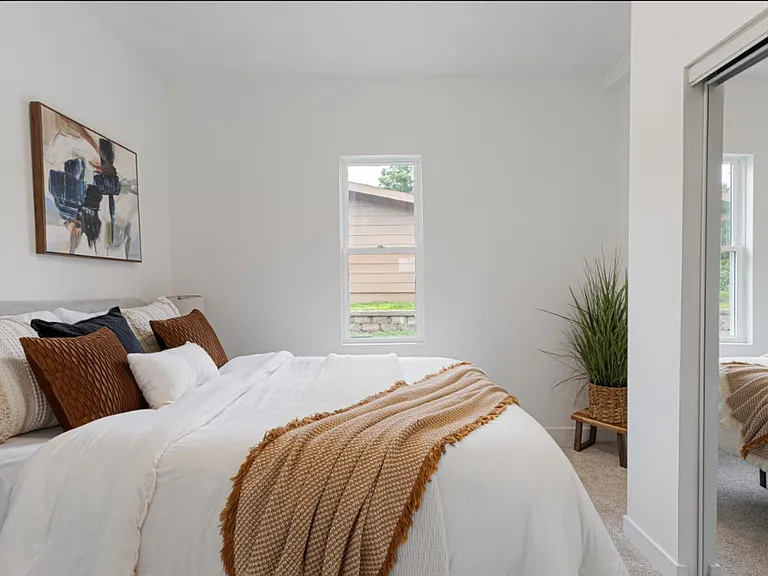 104 E Florence St — Photo 14