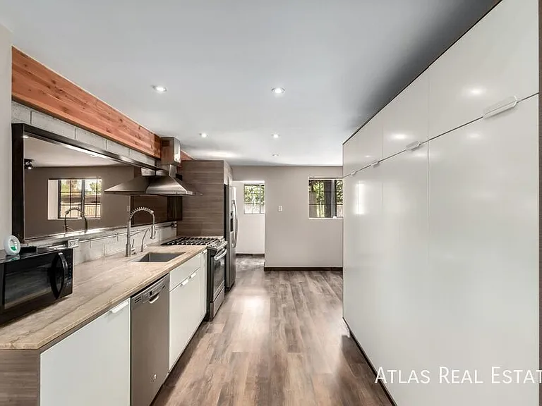 224 W Montecito Ave — Photo 14