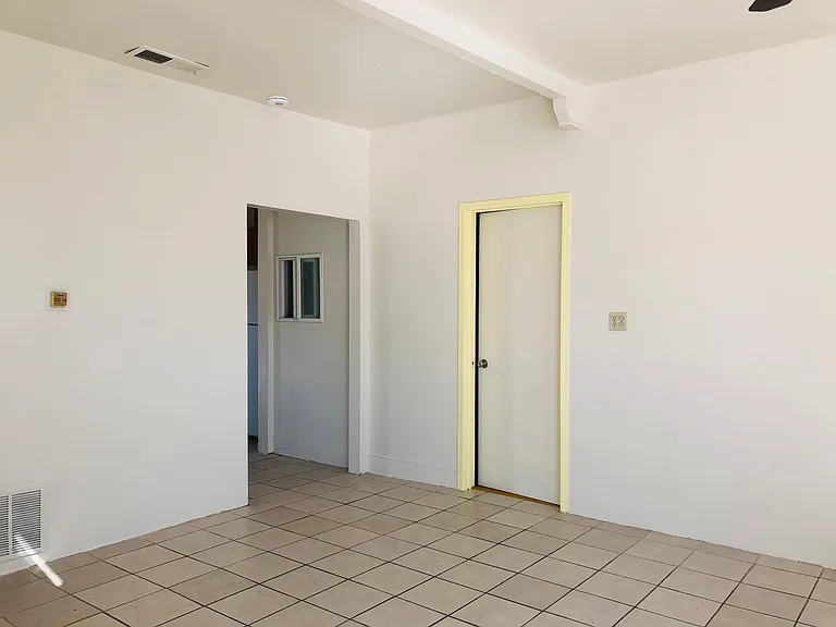 2600 38th Ave — Photo 2