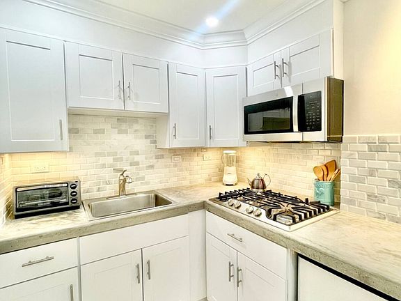 4th image of 11815 Darlington Ave APT 5