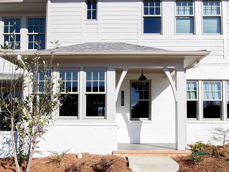 1188 Windsor Dr — Photo 1