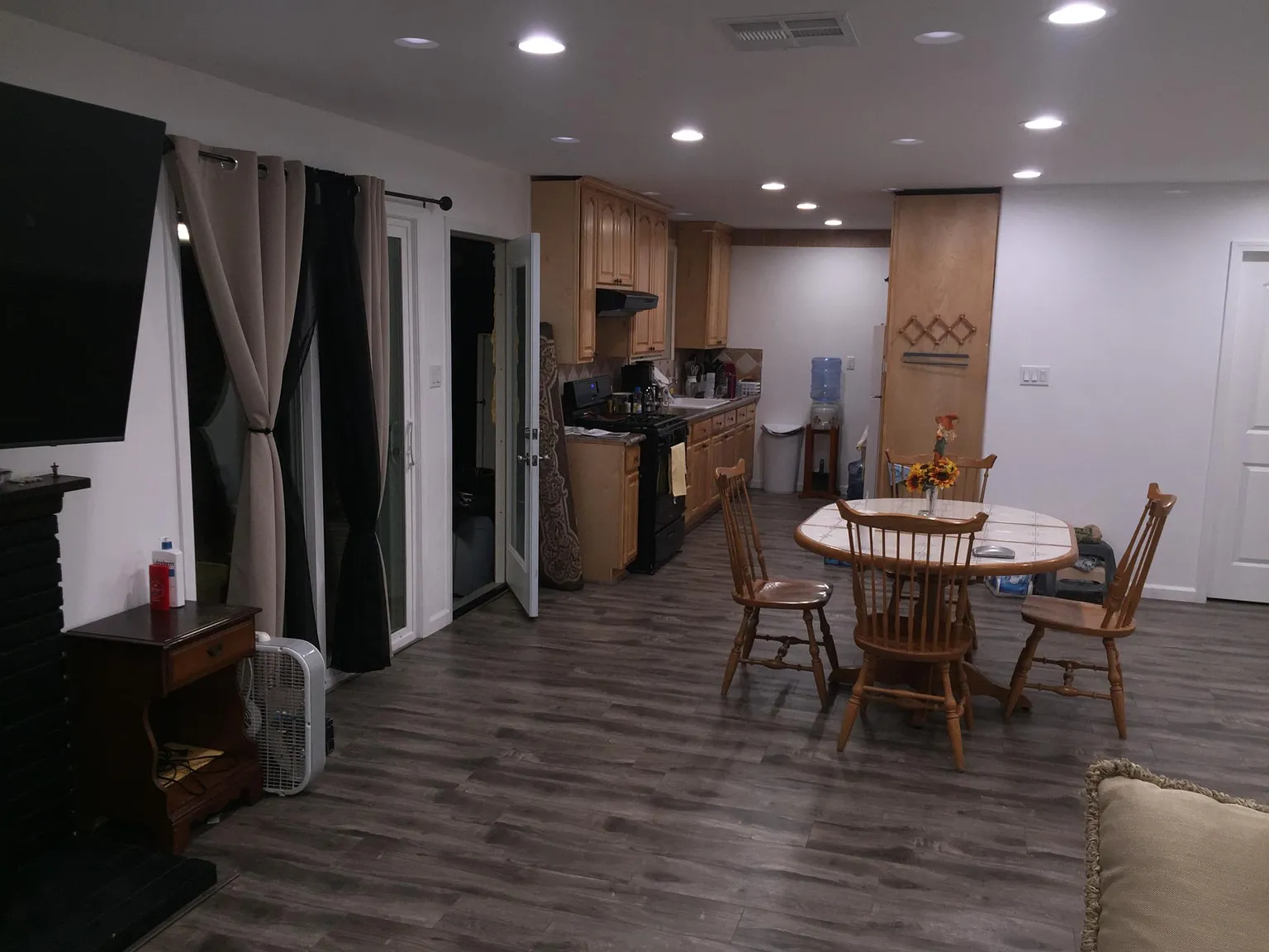4 bed, 1166 sqft, $1,000 — Photo 2