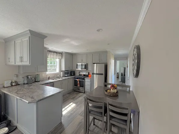 7 Lloyd Lane, Holden, ME 04429