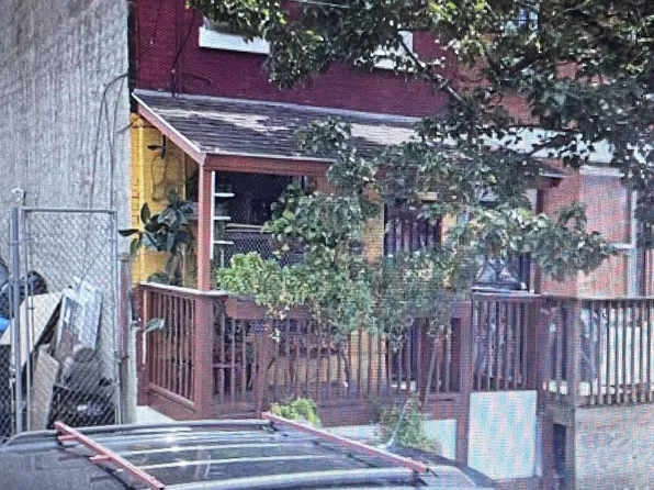 2715 N Howard St, Philadelphia, PA 19133