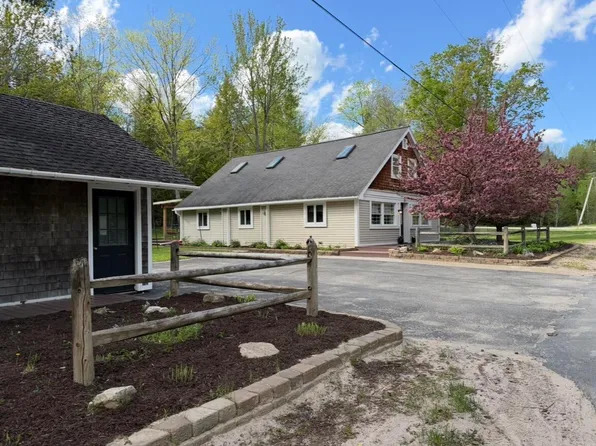 157 Picketts Corners Rd, Saranac, NY 12981