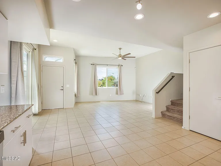 848 E Park Modern Dr — Photo 8