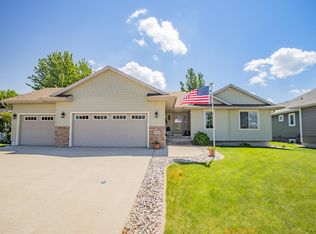 1405 34th St, Spirit Lake, IA 51360