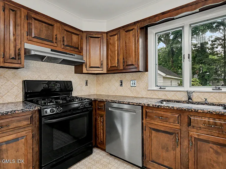 31 Hassake Rd — Photo 6