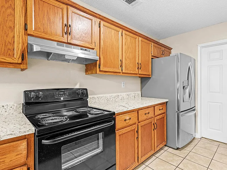 502 Hyde Park Dr — Photo 10