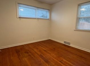 411 E Van Hoesen Blvd, Portage, MI 49002