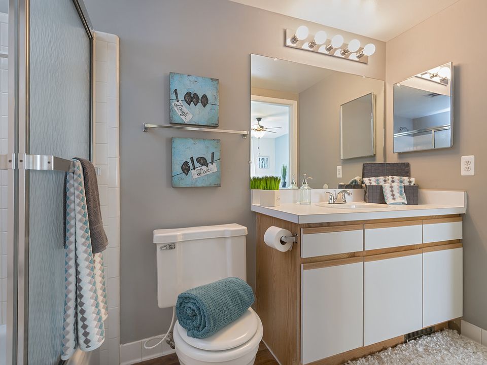 2nd image of 24339 Country Squire St APT 324