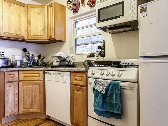5th image of 234 Sackett St APT 2L