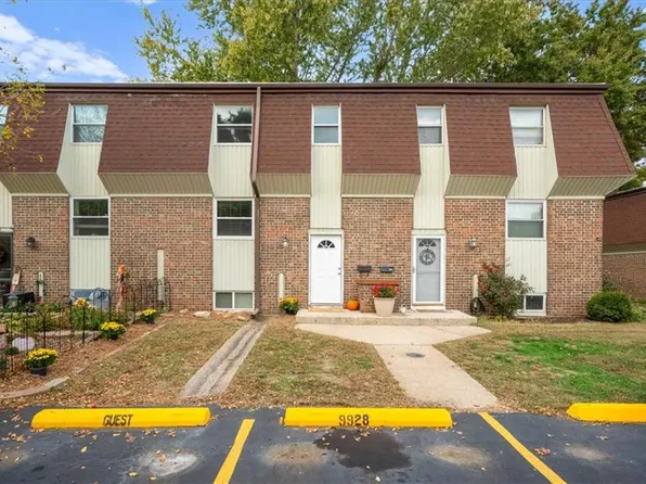 9928 W 52nd St, Merriam, KS 66203
