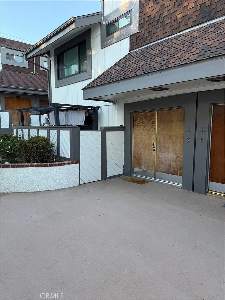 2 bed, 2.5 bath, 1255 sqft, $3,700 — Photo 1