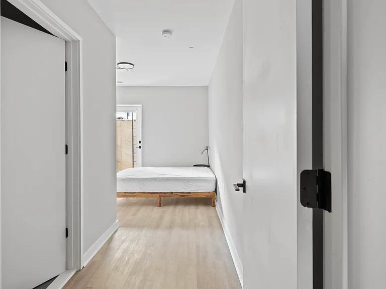 910 Euclid St NW — Photo 3