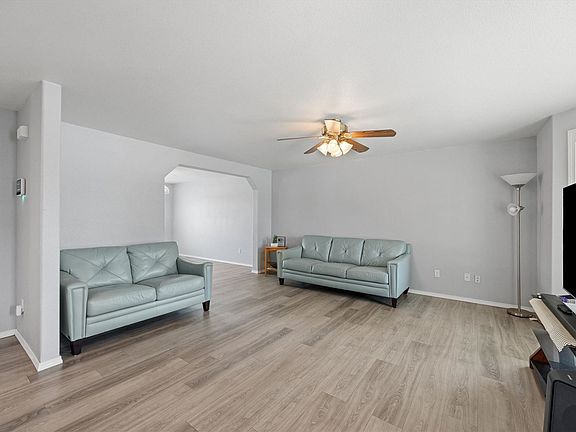 3rd image of 5007 Valdez Ln
