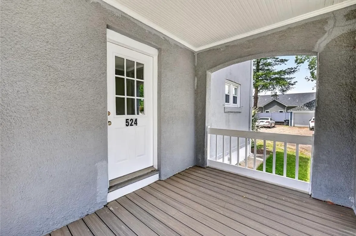 2 bed, 1.5 bath, 1000 sqft, $2,200 — Photo 2