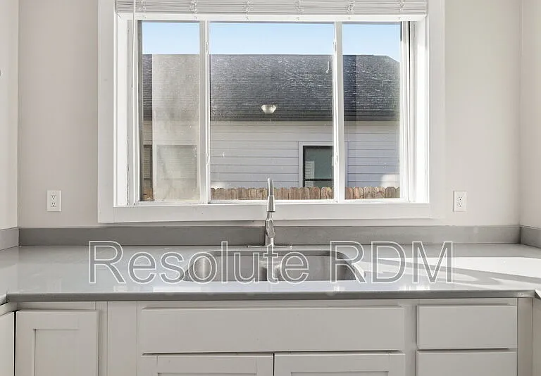 1622 Yandes St — Photo 11
