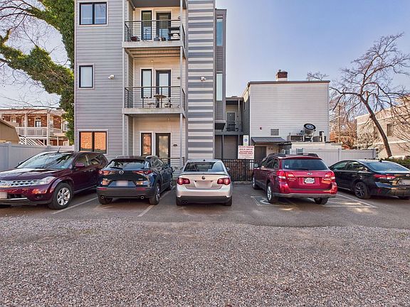 3rd image of 2028 W Cary St #5