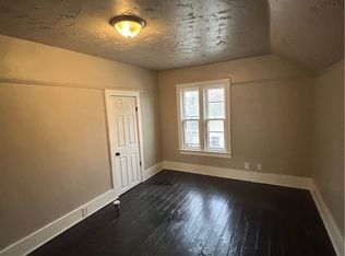 347 W 14th Ave #A, Oshkosh, WI 54902