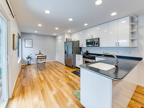 2nd image of 196 Treescape Dr Unit 5D