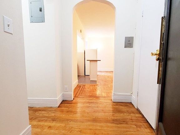 4th image of 4141 46th St APT 5J