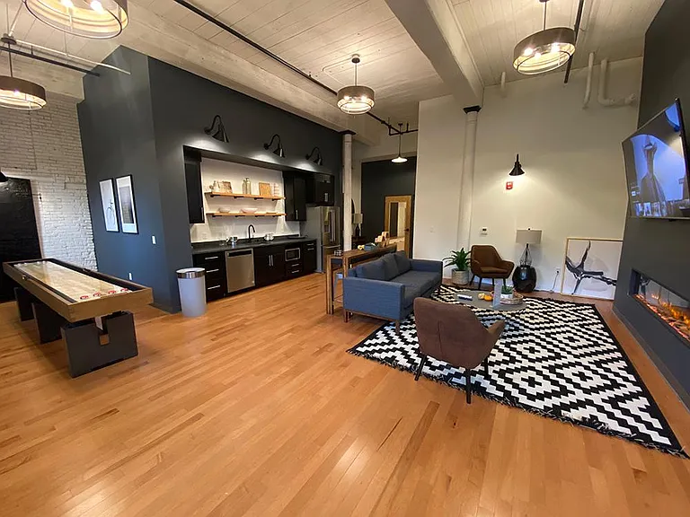 Lincoln Lofts — Photo 15