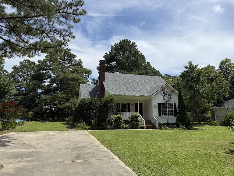 109 Highland Dr — Photo 1