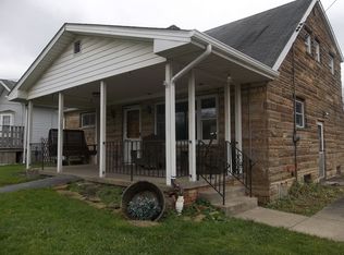 986 Salt Springs Rd, Mineral Ridge, OH 44440