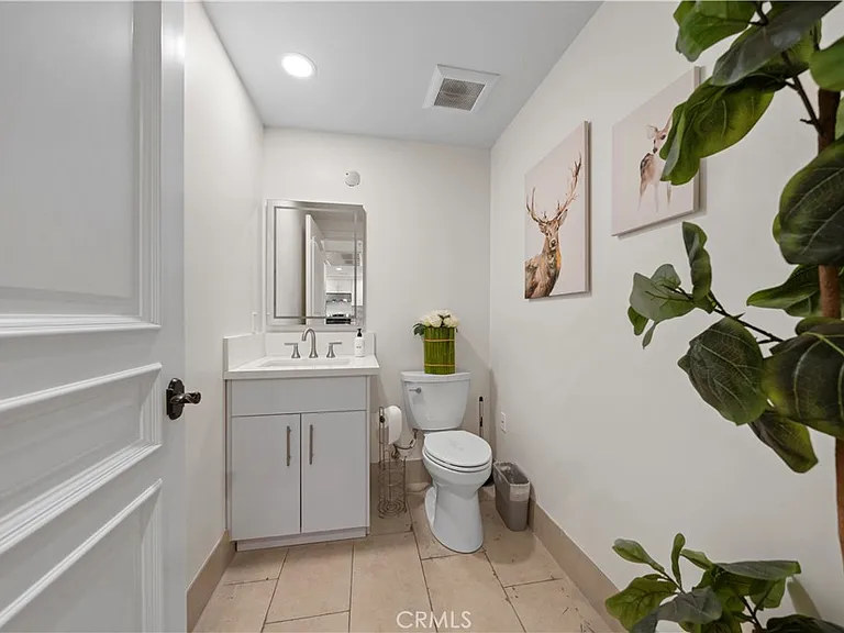 1598 Long Beach Blvd — Photo 23