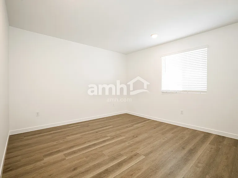 2236 Monroe Ave — Photo 14