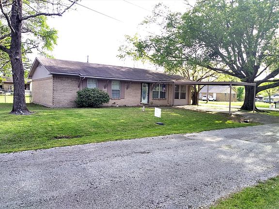 3rd image of 402 Skiles St
