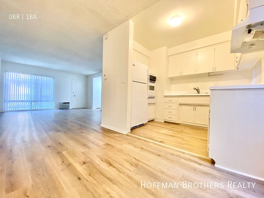1st image of 1140 N Clark St #209A