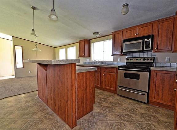 2nd image of 1512 Quail Creek Ln E